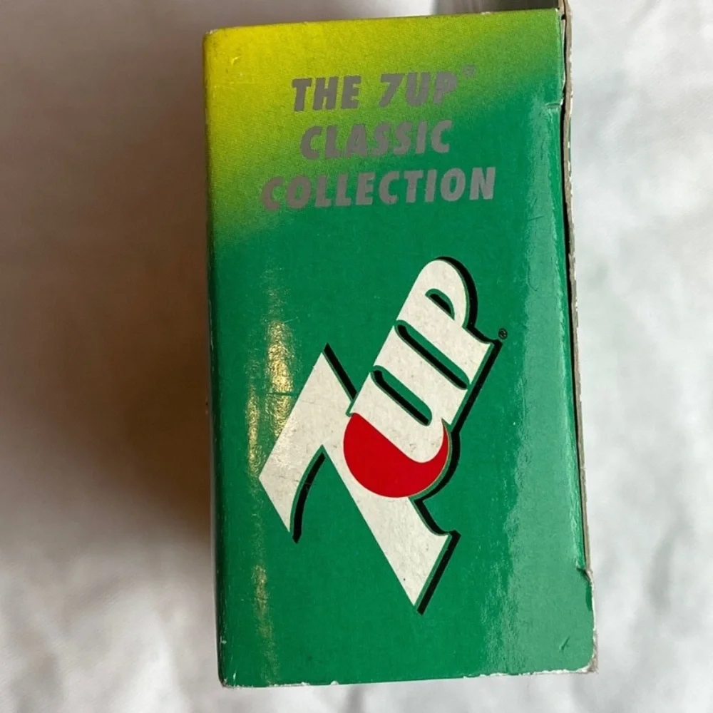 Vintage 7-Up International die cast collectible truck rom England|